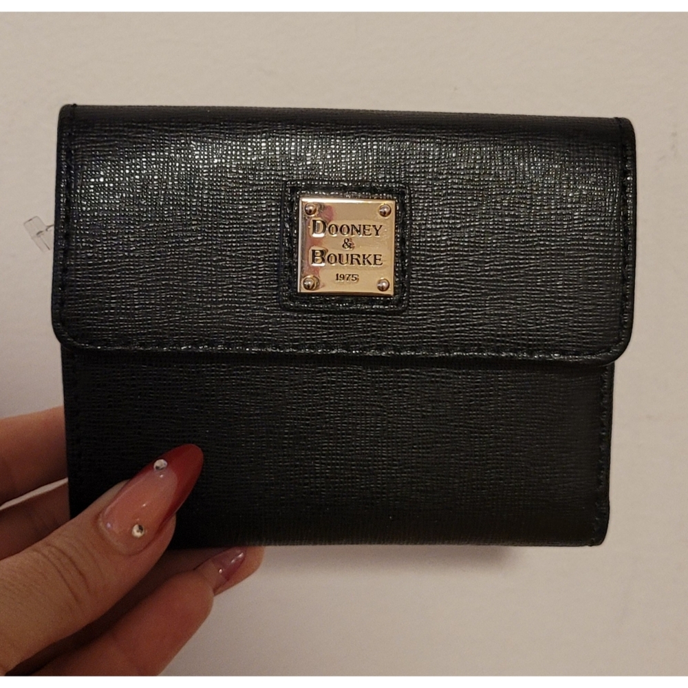 Dooney & Bourke Saffiano Wallet